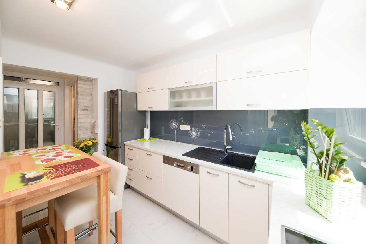 Anvedor Apartment Crikvenica Exterior photo